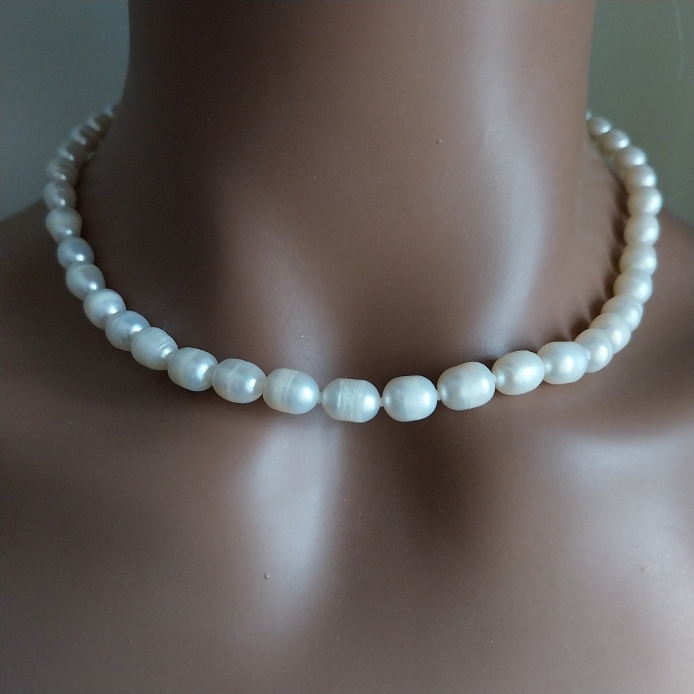 White Freshwater Pearl Necklace - Picture 10 of 12